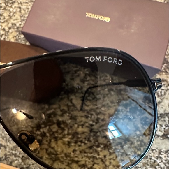 Tom ford sunglasses - Picture 2 of 3